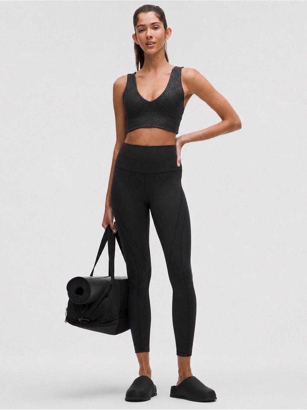 Lululemon Black Leggings Embossed Crop High Waist Size 6 *552